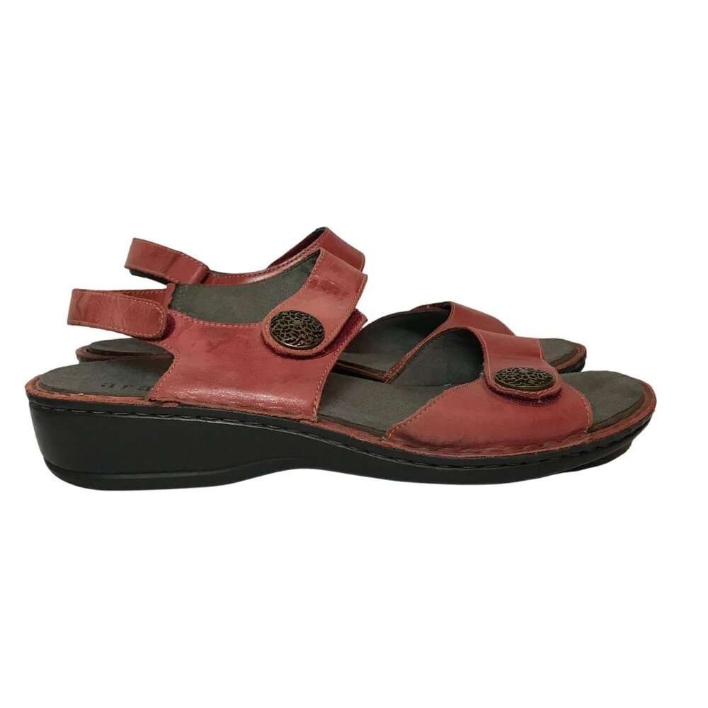 Aravon Womens 12AA  Red Leather Flat Strappy Sandals